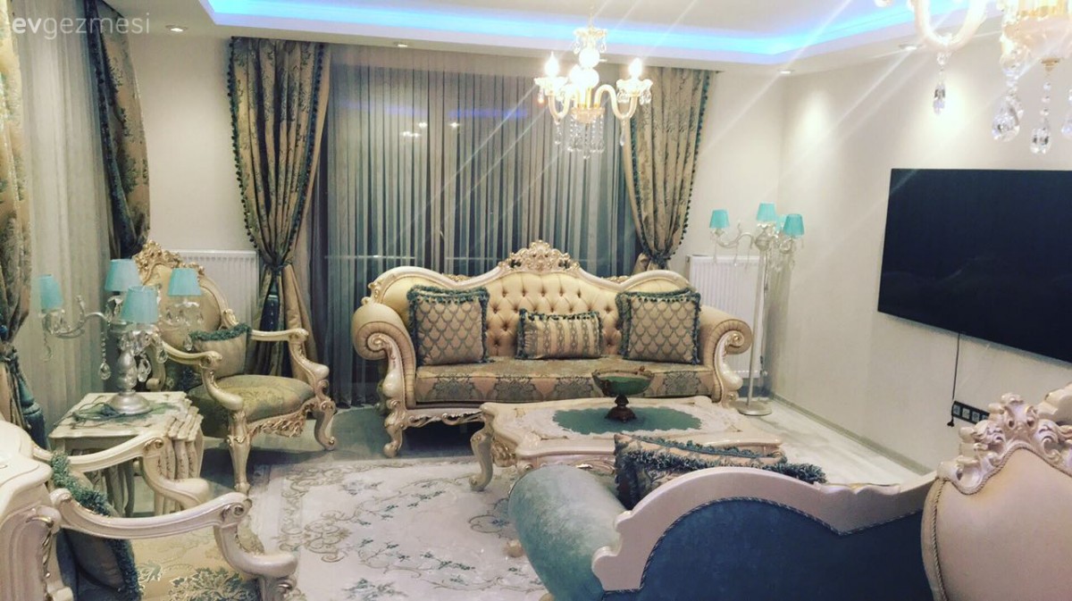 Avangart, Avize, Fon perde, Halı, Orta sehpa, Salon, Perde, Aydınlatma