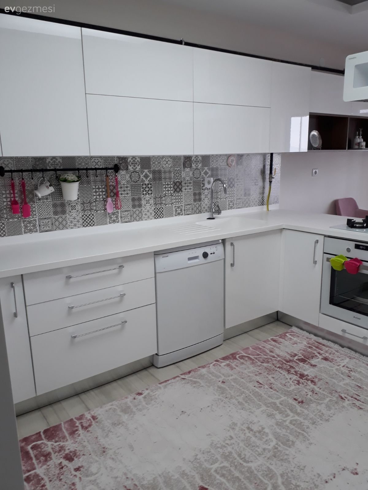 Yaşaması kolay, sade ve ferah bir alan. Havva hanımın evi..