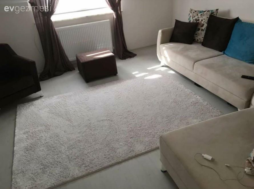 Çatı katı, Halı, Köşe koltuk, Oturma Odası, Perde