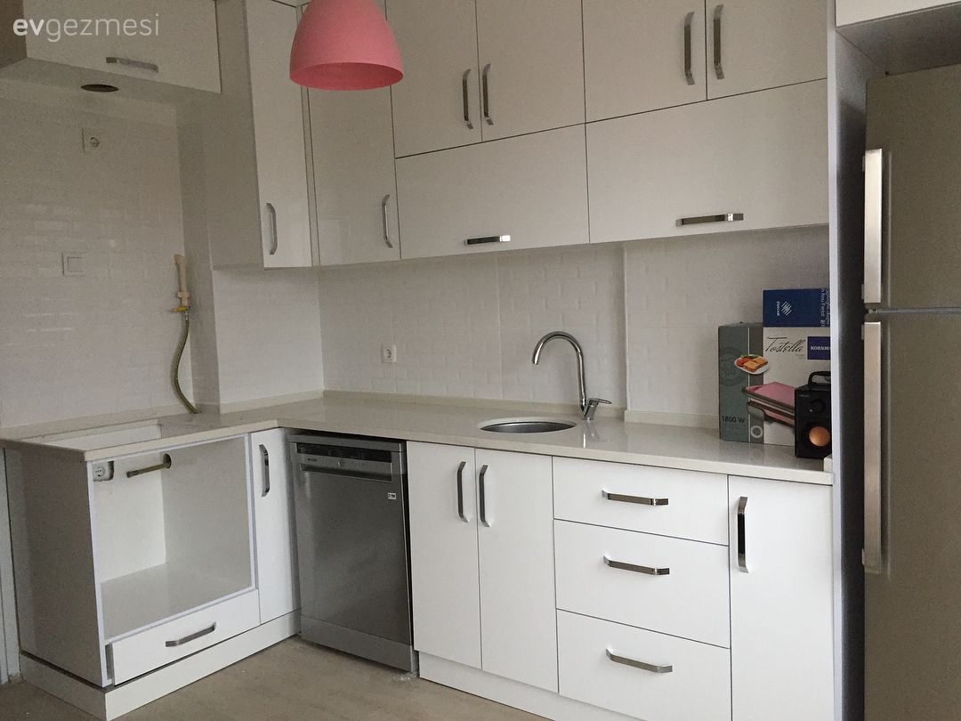 Tadilat ile yenilenen mutfak ve banyo. Şevval hanımın evinden..