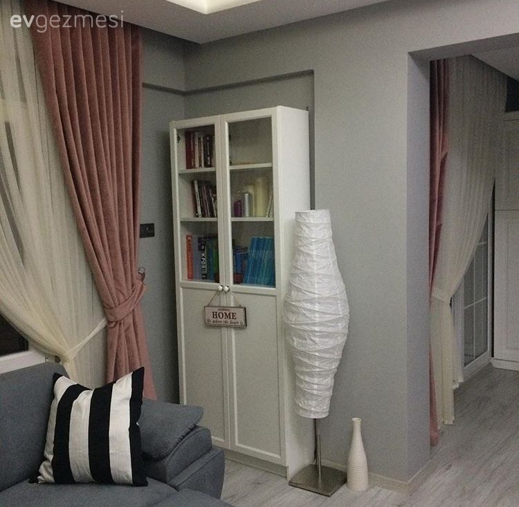 Fon perde, Gri, Ikea, Kitaplık, Oturma Odası, Pembe, Siyah- Beyaz, Perde