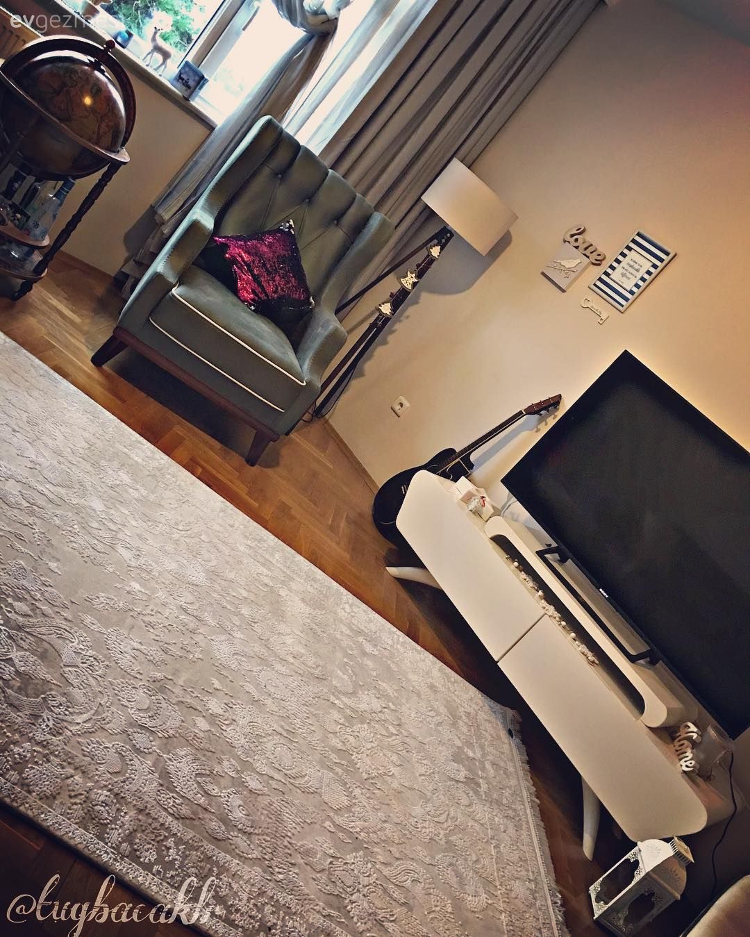 Şık mobilyalar doğal renklerde. Tuğba hanımın keyifli evi..