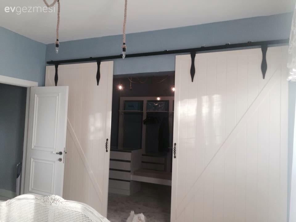 Giyinme odası, Mavi, Yatak Odası, Sürgü kapı