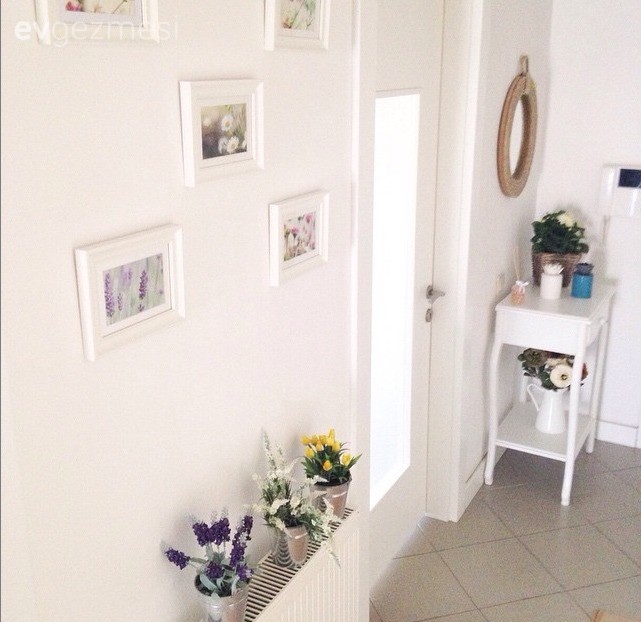 Duvar dekorasyonu, Hol