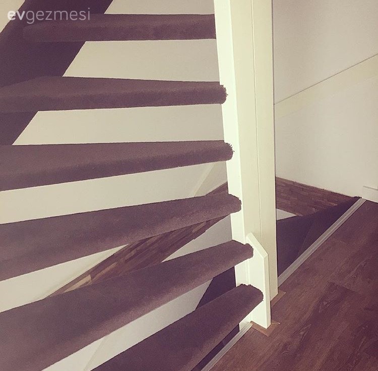 Sevcan hanımın bakır detaylarla şık bir görünüm alan, keyifli evi.