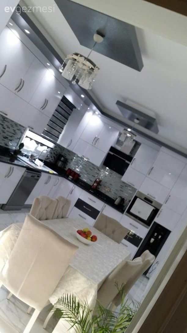 Tadilat sonrası kullanışlı ve şık. Çizem hanımın yeni mutfağı..