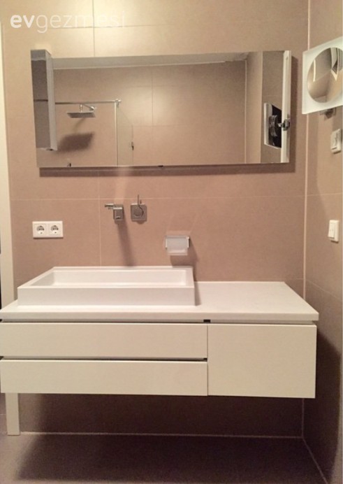  Feyza Hanım'ın göz alıcı bir sadeliğe sahip dekoru..