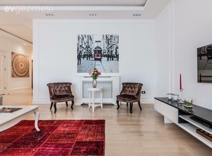 Berjer, Duvar dekorasyonu, Halı, Kahverengi, Kırmızı, Salon