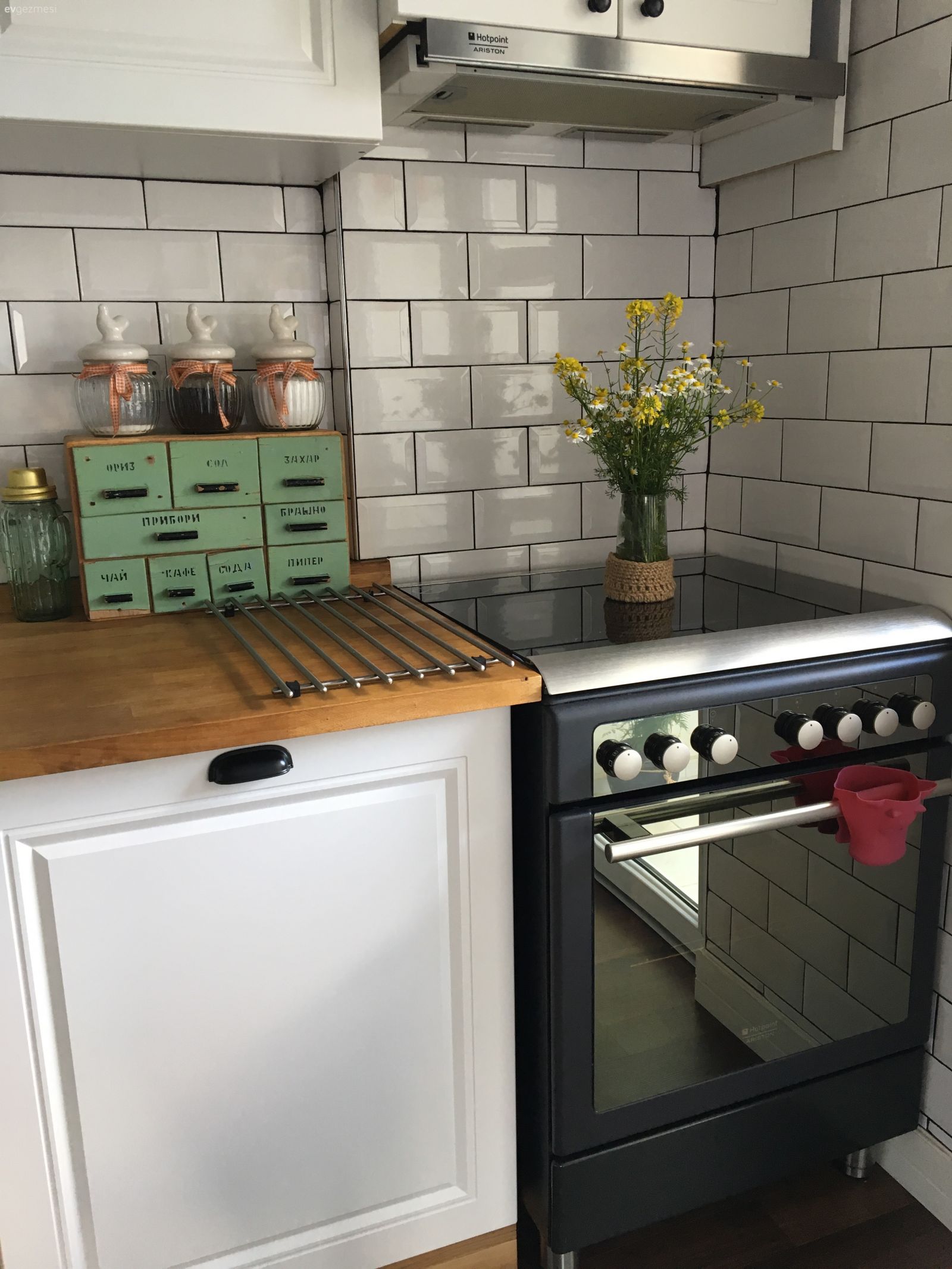 Bu Fotojenik Mutfak Rustik Ruhu Bir Apartman Dairesine Taşımış!