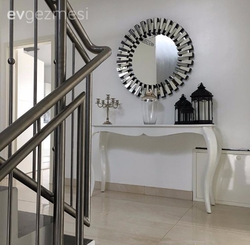 Antre, Ayna, Dresuar