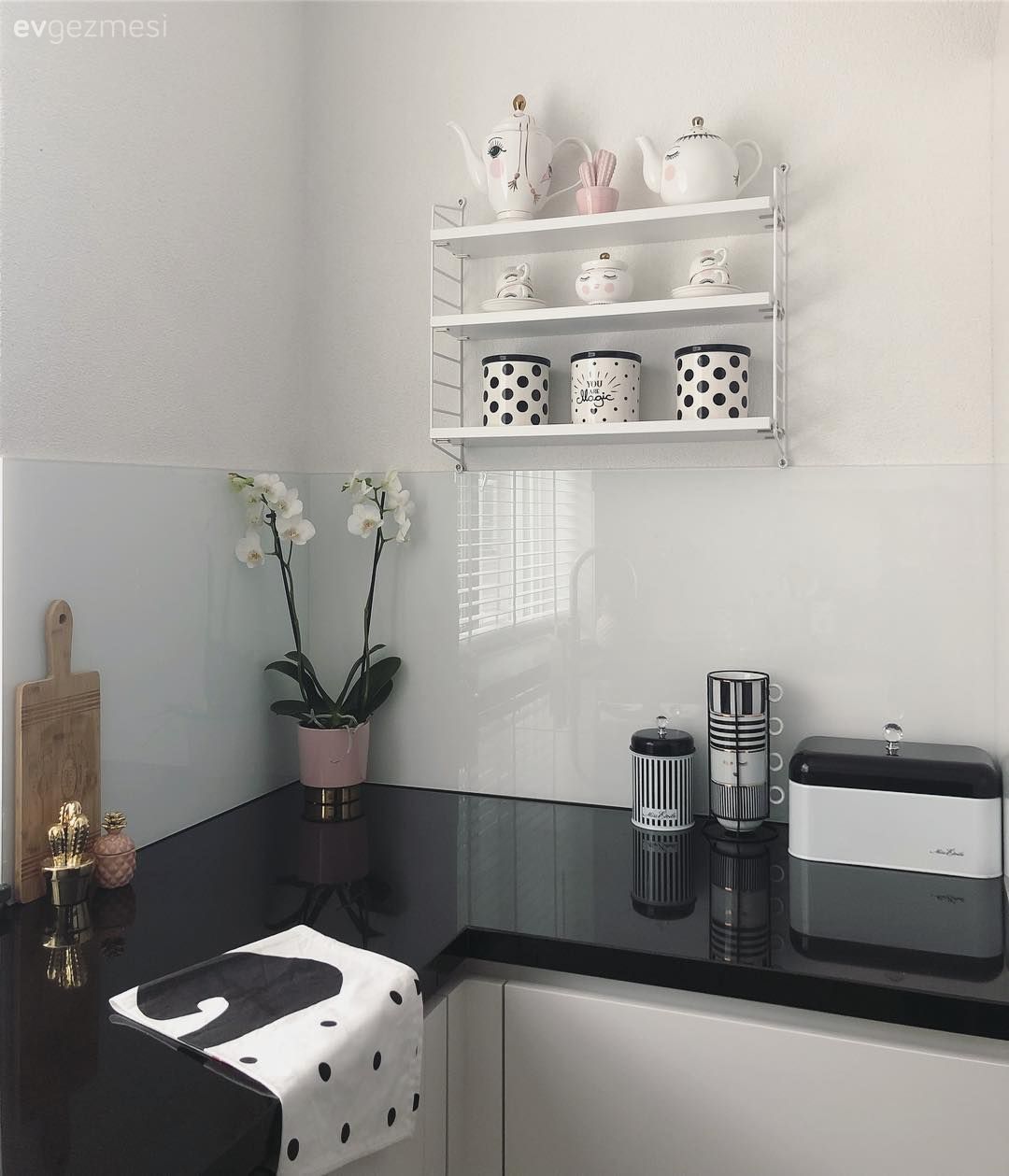 Satır Aralarında Pembeler Bu Modern Eve Sıcak Zerafet Katıyor