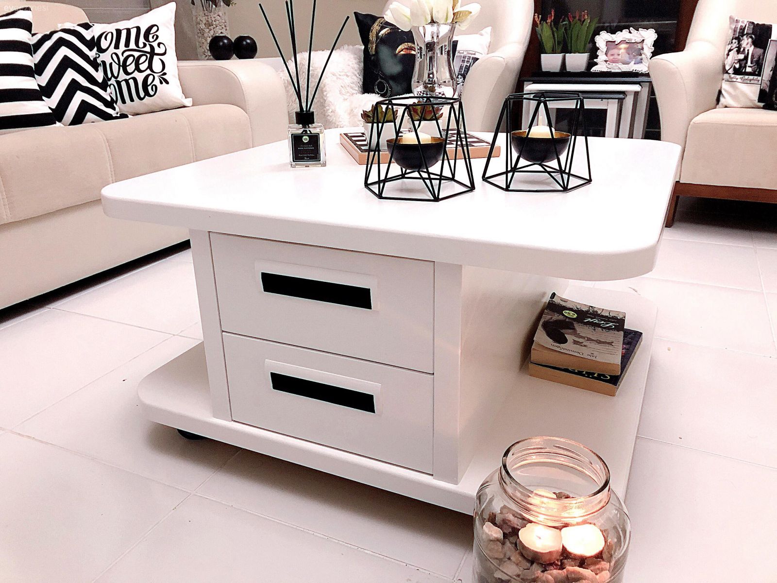 Bu Salon Sadece Boya Kullanılarak Tanınmayacak Hale Gelmiş