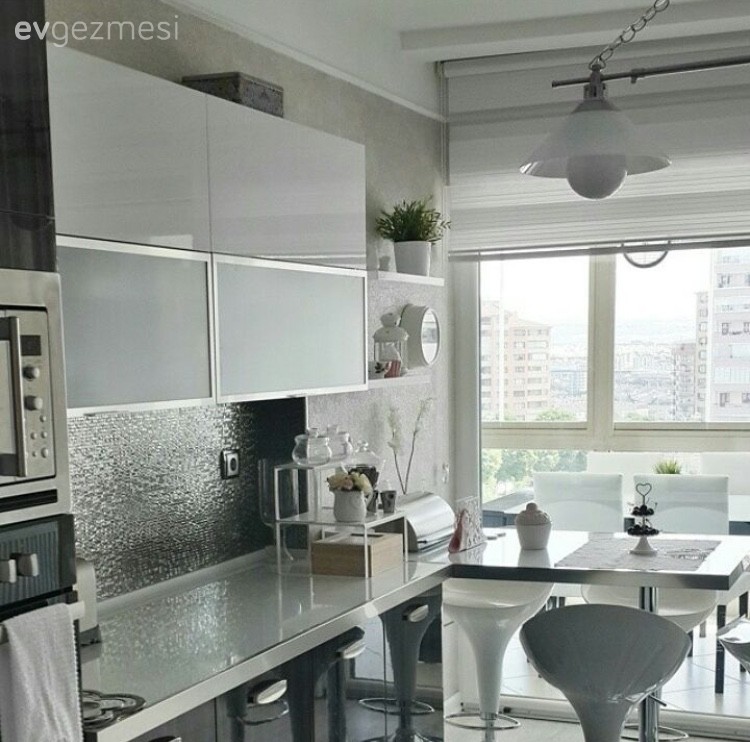 Modern mutfak, Mutfak, Mutfak masası