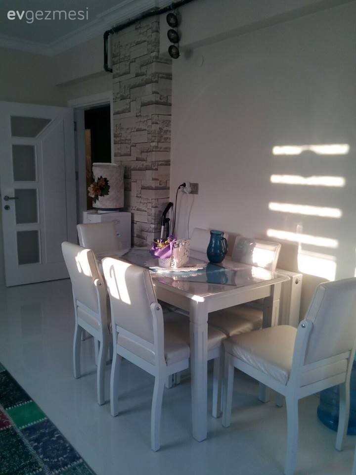 Beyaz mutfak, Mutfak, Mutfak masası