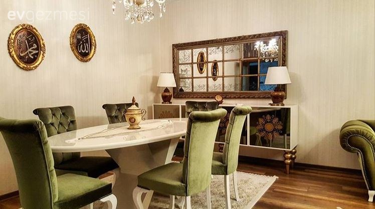 Zeytuni yeşil ve beyaz uyumuyla, Kübra hanımın şık ve özgün evi..