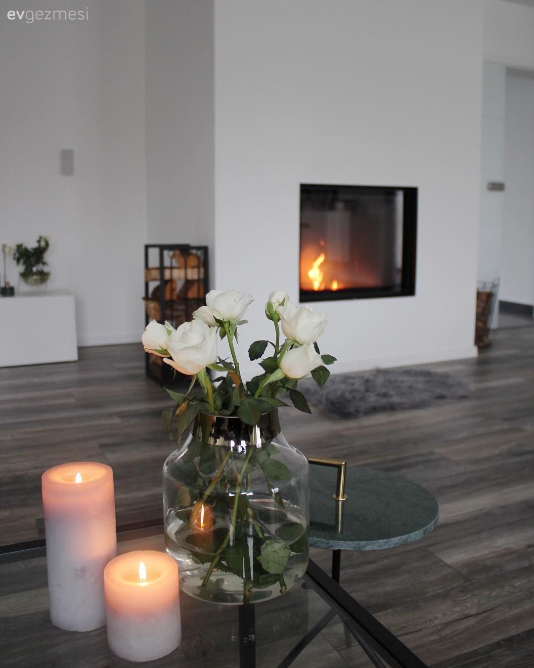 Yeşilin Sofistike Tonlarıyla Derinlik Kazanan Modern Bir Ev