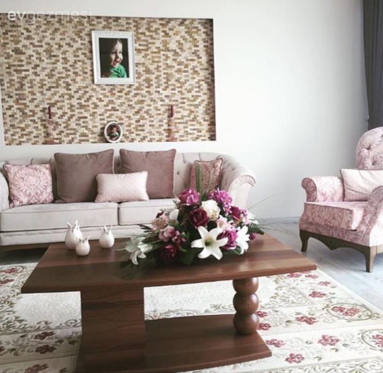 Kevser hanımın detaylarda hareket kazanan, nötral evi..