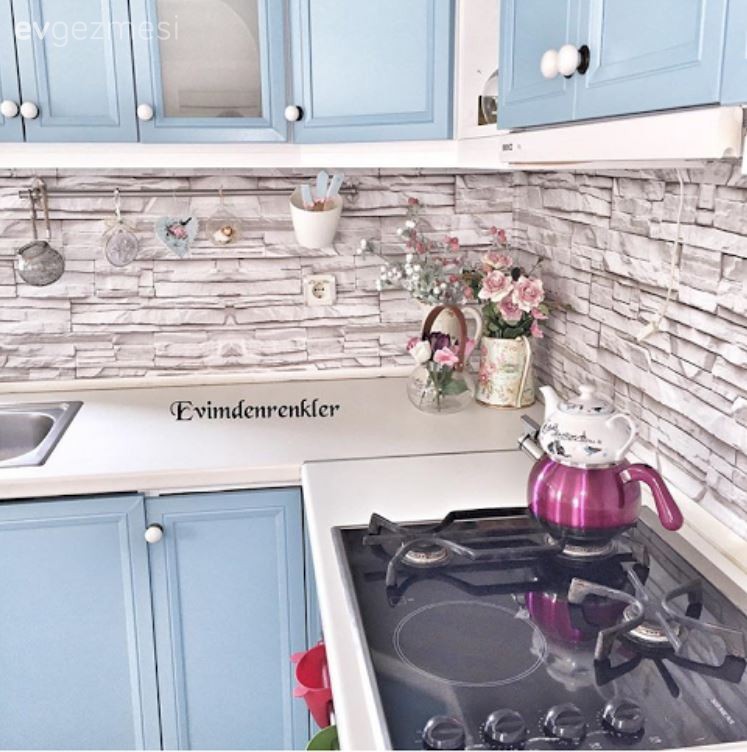 Özge Hanım'ın Pastel Mavi ve Pembeli Renkli Mutfağı