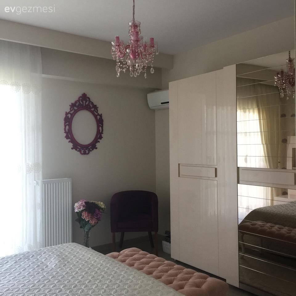 Derya hanımın kahve ve beyazla, aydınlık ve sıcak evi..