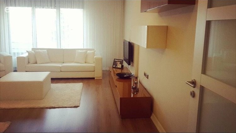 Aysun hanımın modern stilde sade ve samimi evi..