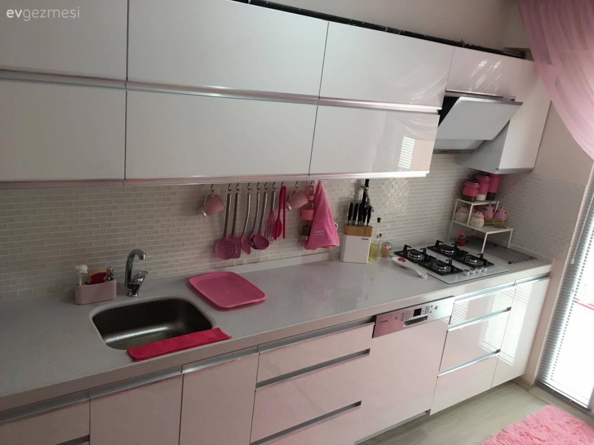 Büşra hanımın modern stilde tatlı ve cıvıl cıvıl evi..