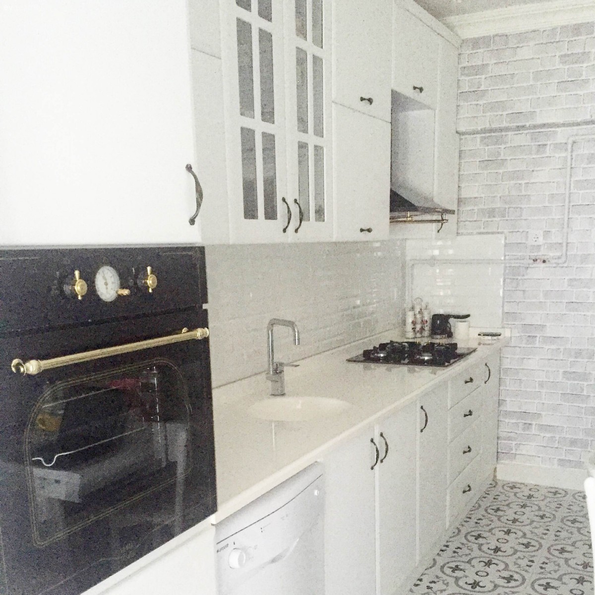 Kübra hanımın anısı olan eşyalarla kimlik kazanan Fransız country evi.