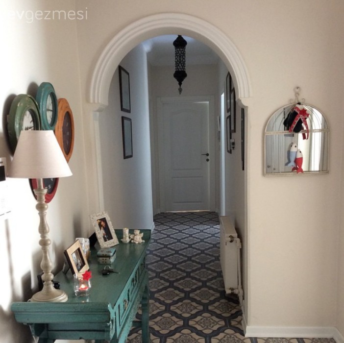 Farklı Tarzların Uyum İçinde Kullanıldığı Harika Bir Ev