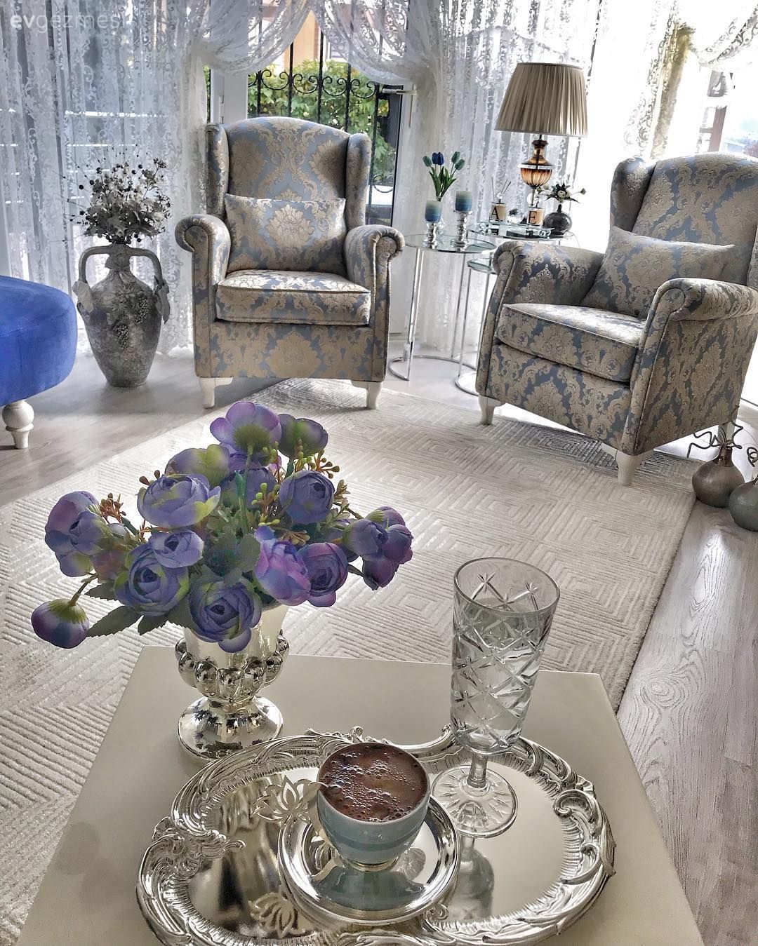 Bu Klasik Detaylarla Dolu Ev Farklı ve Göz Alıcı