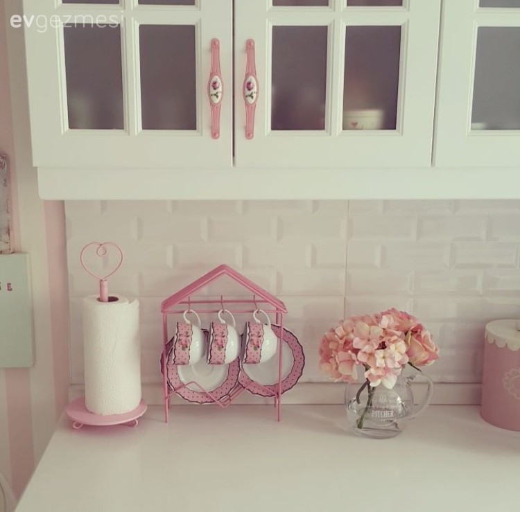 Beyaz mutfak, Country mutfak, Mutfak, Mutfak aksesuarları, Pembe