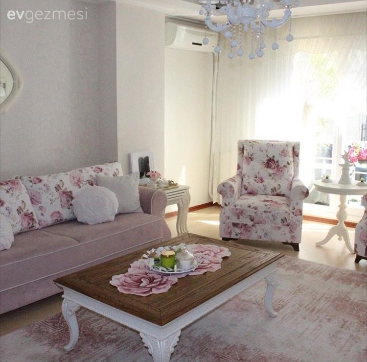 Ahşap Mobilya, Berjer, Çiçekli desen, Country, Halı, Orta sehpa, Pembe, Salon