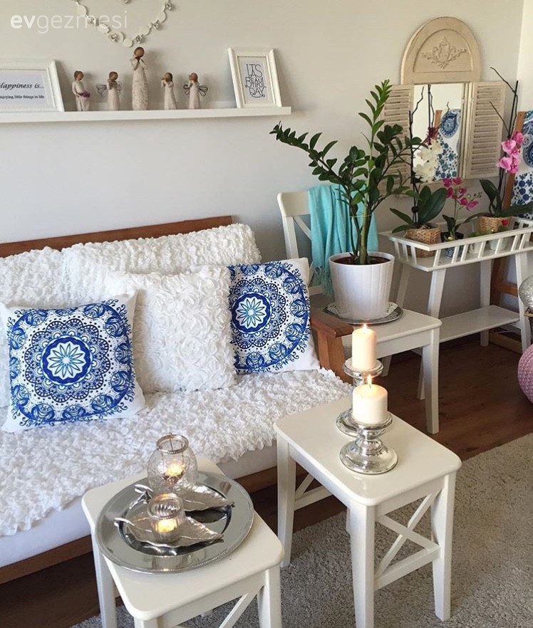 Özlem hanımın anısı olan aksesuarlarla dolu, zarif ve nostaljik evi..