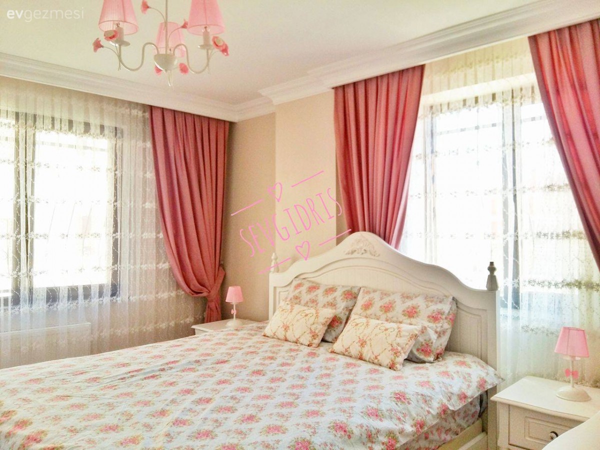 Avize, Fon perde, Pembe, Yatak Odası, Yatak örtüsü, Perde, Aydınlatma