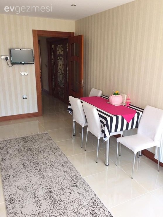 Mutfak, Mutfak masası, Siyah- Beyaz