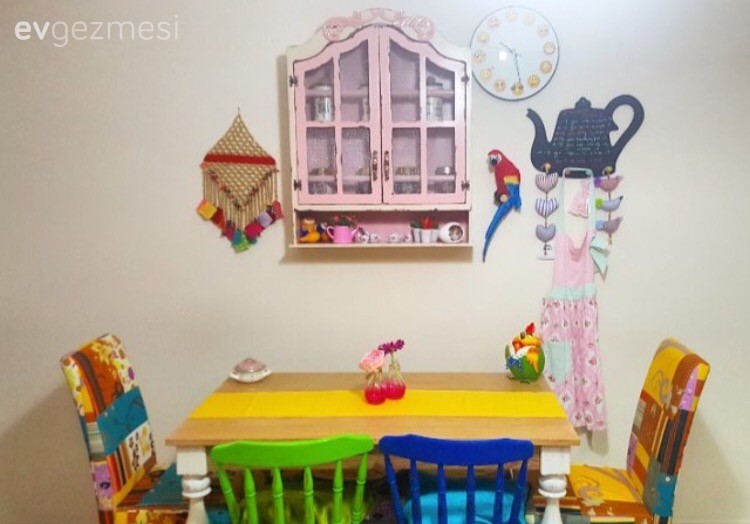 Eski sandalyelerden, neşeli parçalara: Ayşe Nur hanımın dönüşümü..