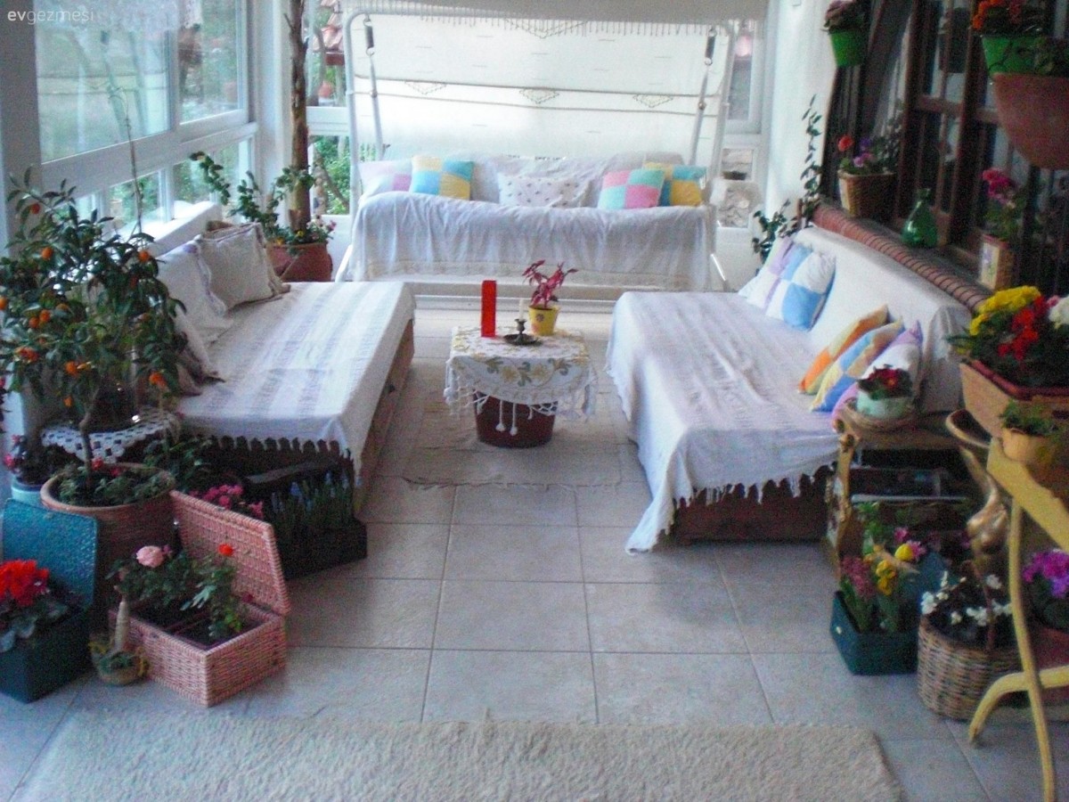 Çiçekler İçinde Bir Alan: Mustafa Bey'in Kış Bahçesi