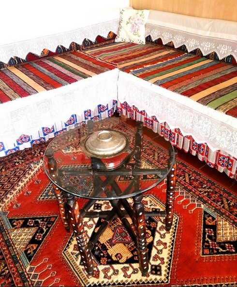 Halı, Köy evi, Salon