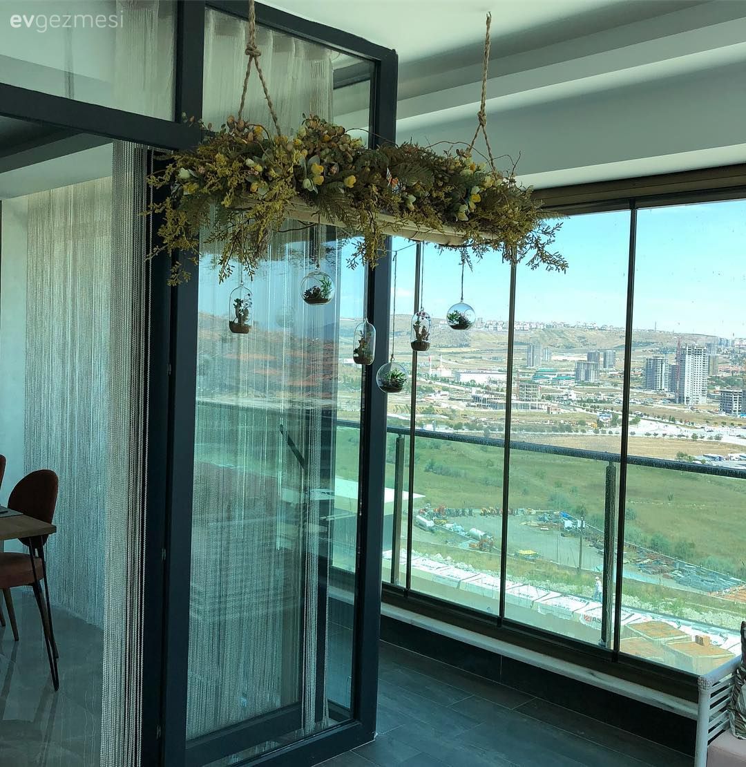 Bu ev gösterişçi olmadan kalitesini hissettiriyor.