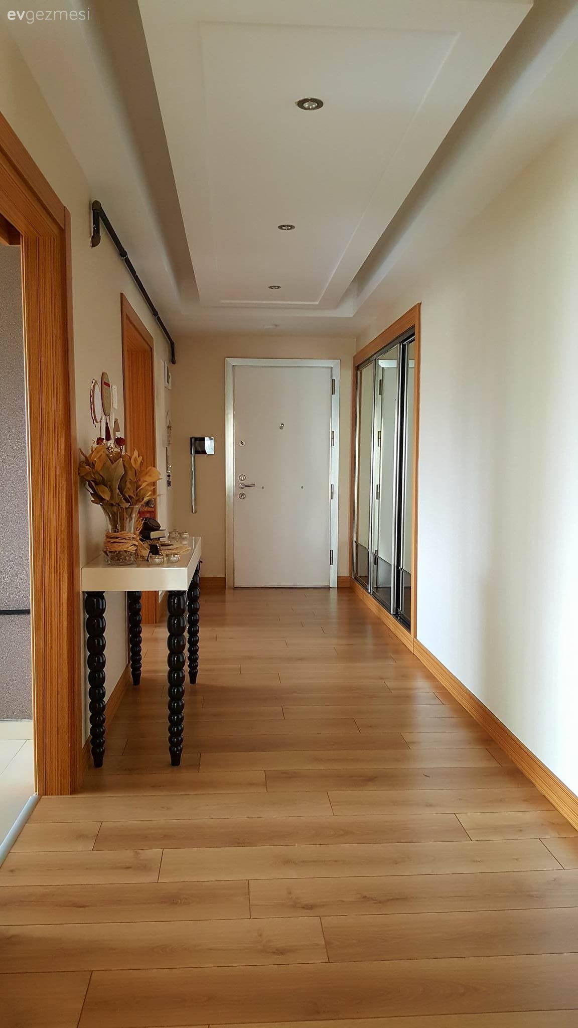 Çarpıcı renkte dokunuşlarla, enerjisi yüksek bir ev: Tuba hanımın evi!