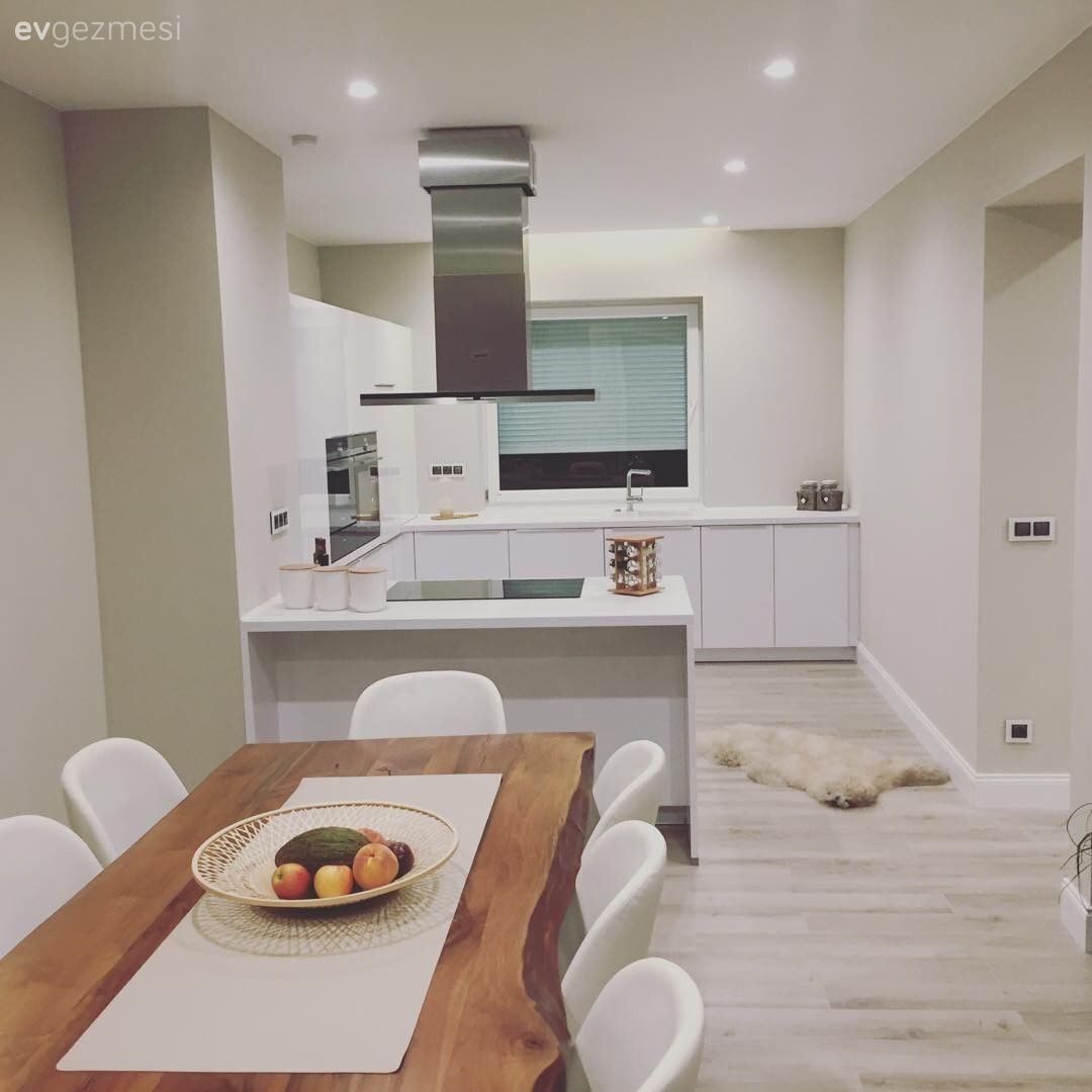 Amerikan Mutfak, Beyaz mutfak, Mutfak, Mutfak masası, Mutfak yarım adası, Modern mutfak, Spot aydınlatma, Yemek Odası, Ahşap Mobilya, U-tipi mutfak