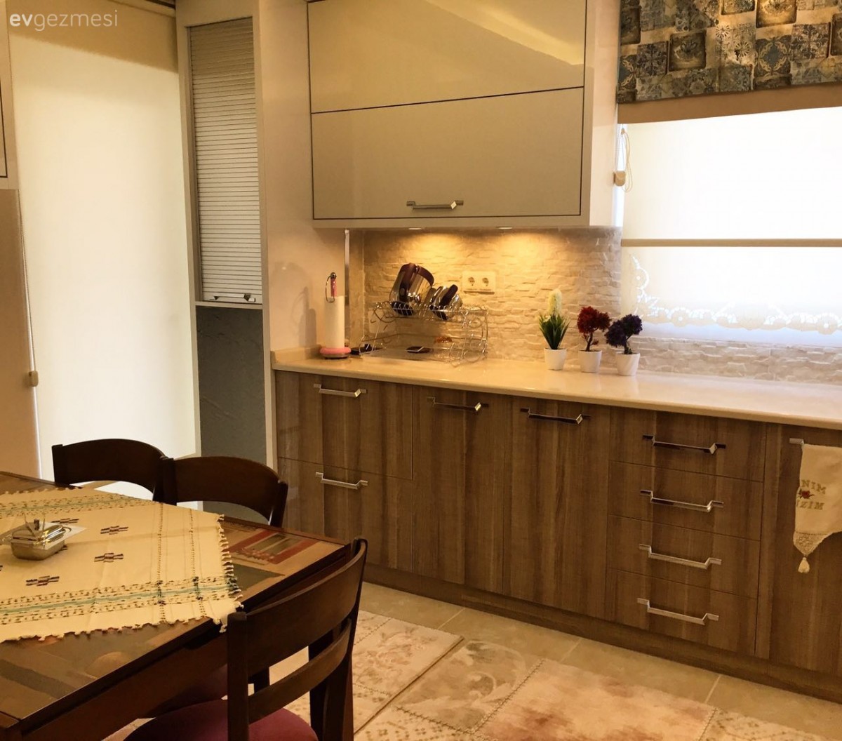 Betül hanımın her detayında uyumu yakaladığı, sıcak ve samimi evi..