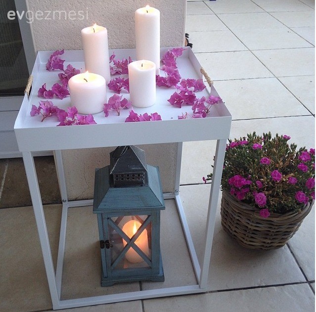 Bahçe, Pembe, Sehpa