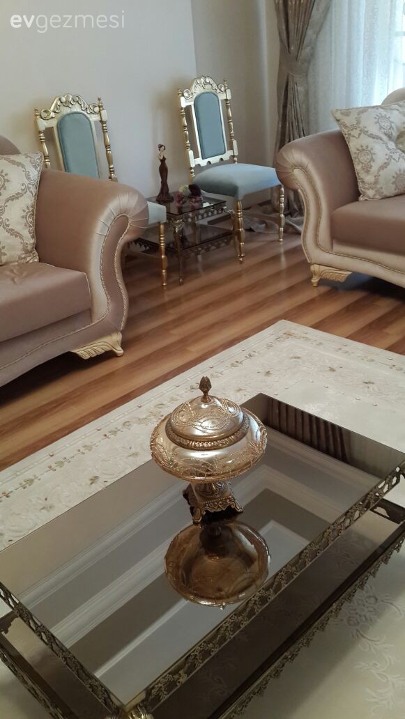 Ayna, Öncesi / Sonrası, Orta sehpa