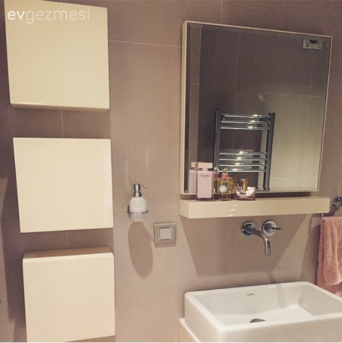 Sadeliğin şıklıkla buluştuğu minimalist bir dekor..