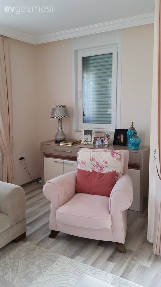 Berjer, Pembe, Salon