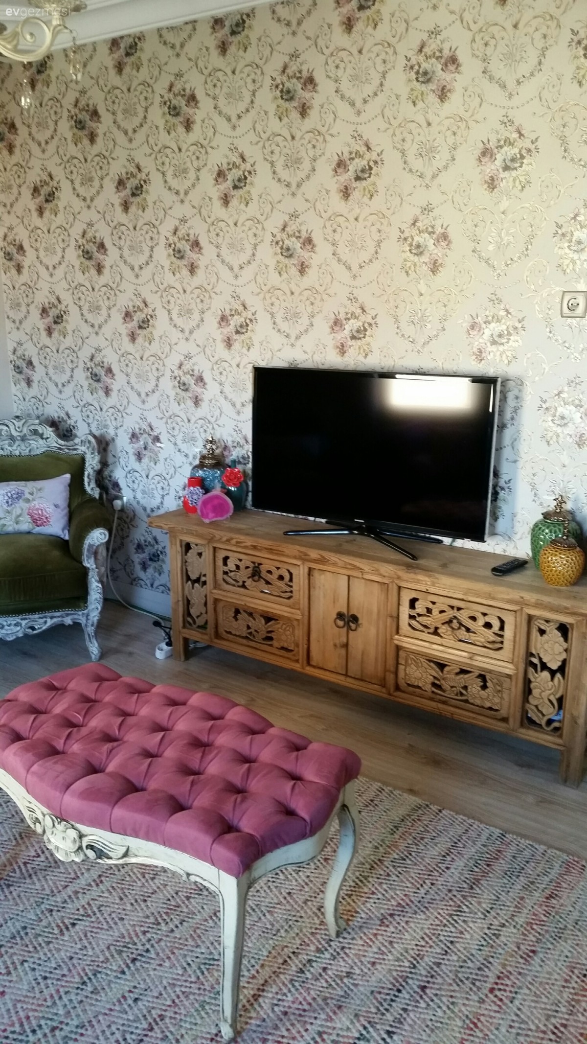 Ahşap Mobilya, Duvar kağıdı, Puf, Tv ünitesi, Vintage