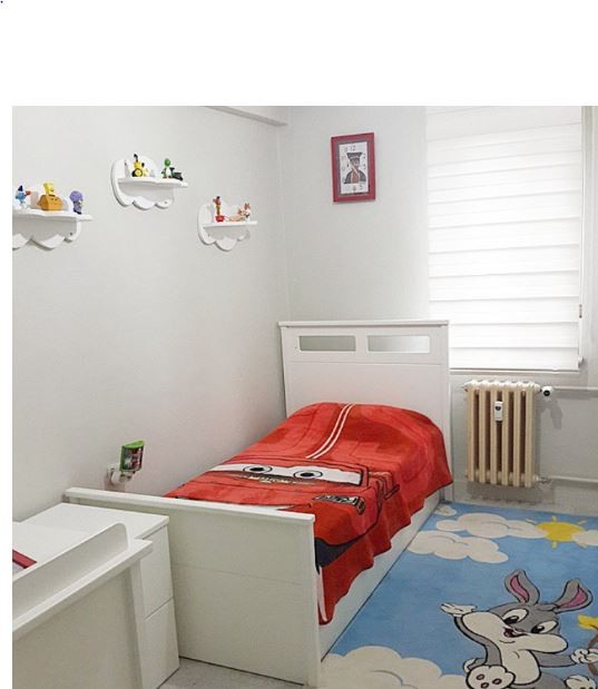 Tayinci bir çiftin el emeği kanaviçe ve objelerle zenginleşen evleri.