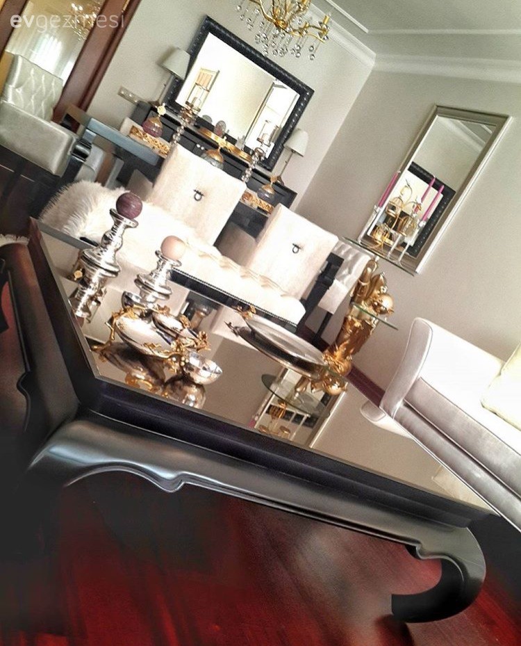 Altın, Ayna, Dekoratif Objeler, Orta sehpa, Salon, Siyah- Beyaz, Yemek Odası