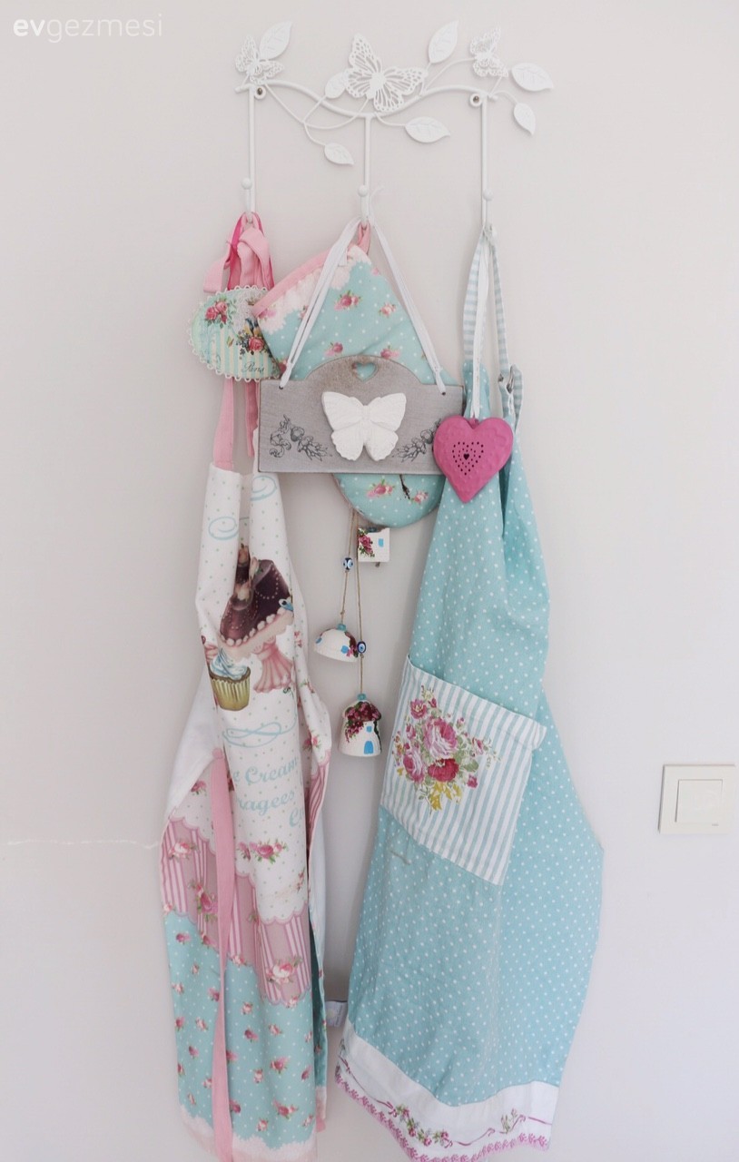 Gizem Hanım'ın aydınlık renklerle dekore ettiği vintage stil evi