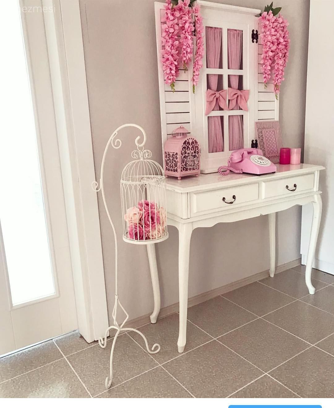 Pastellerin hakimiyetinde feminen ve şık bir dekor.. Pınar hanımın çiçekler açan evi.