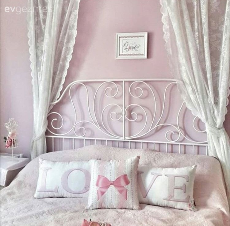 Pembe, Yatak Odası, Yatak örtüsü, Yatak tacı